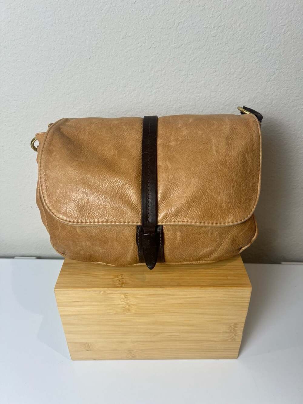 Mesa Leather Convertible Crossbody Shoulder Bag with Concealed Carry Pocket